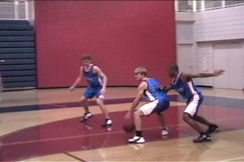 大型プレイヤーをディフェンス